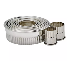 Load image into Gallery viewer, Winco, Cookie Cutter Set (Regular / Fluted Shape)
