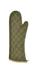 Load image into Gallery viewer, Winco, Green Woven Flame Retardant Oven mitts (Various Sizes)
